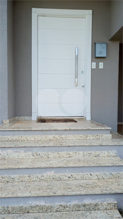Casa à venda com 3 suítes no condomínio Picollo, Louveira - SP