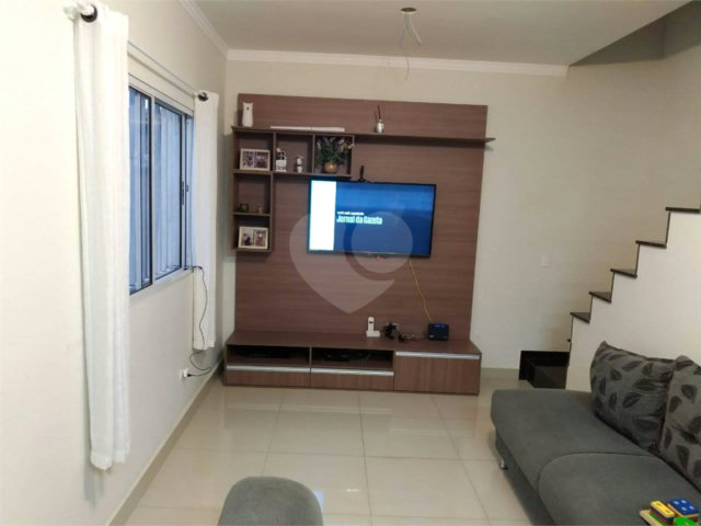 Casa à venda com 2 suítes no condomínio Residencial Matos, São Paulo - SP