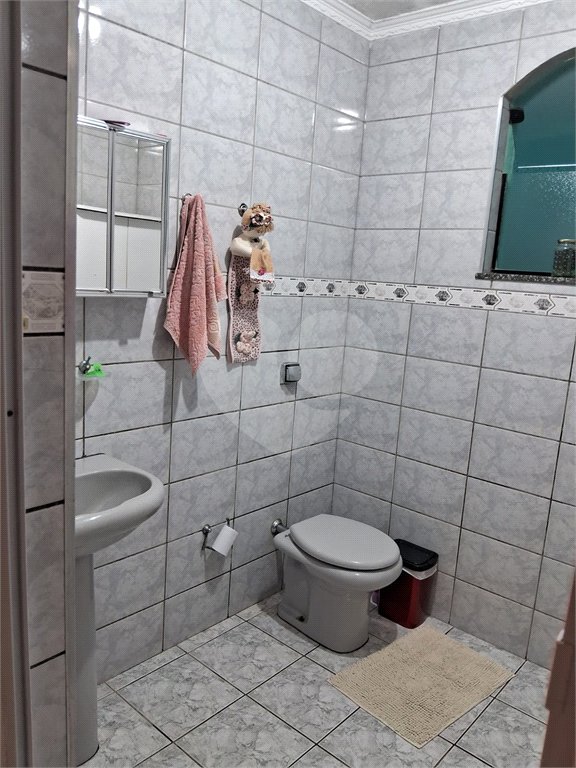 Sobrado à venda com 3 quartos, sendo 1 suíte, em Parque Gerassi, Santo André, SP