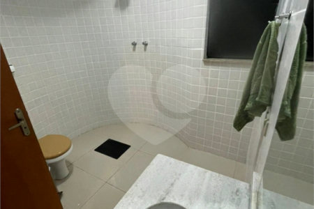 Casa à venda com 5 quartos, sendo 3 suítes,  no condomínio Flamboyant, Atibaia - SP