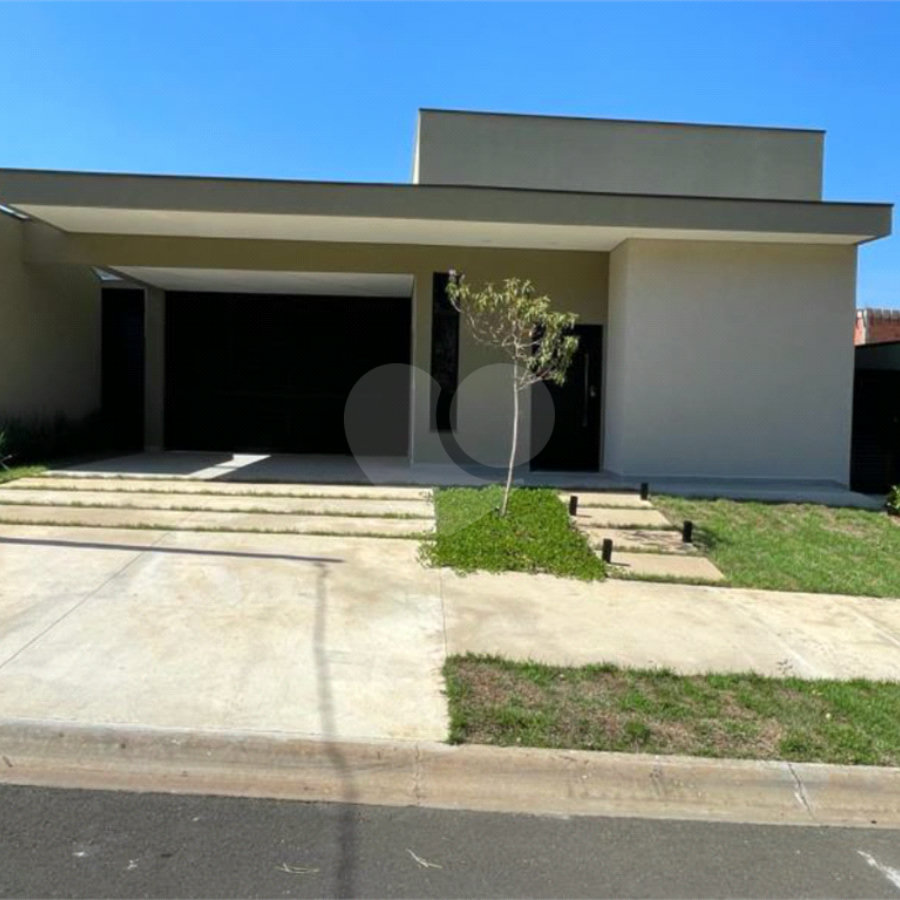 Casa à venda com 3 quartos, sendo 1 suíte, no condomínio Lagos D Icaraí, Salto - SP