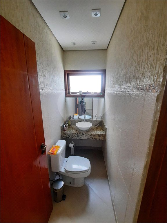 Sobrado à venda com 3 quartos, sendo 1 suíte,  em Jardim Nathalie, Mogi das Cruzes, SP