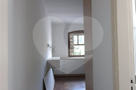 Sobrado à venda com 3 quartos, sendo 1 suíte, em Vila Firmiano Pinto, São Paulo, SP