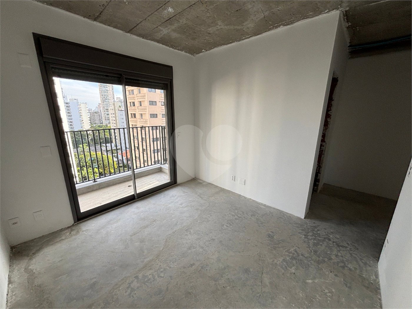 Apartamento à venda com 3 suítes em Moema, São Paulo, SP