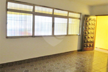Casa à venda com 4 quartos, sendo 1 suíte, em Vila Santo Estéfano, São Paulo, SP