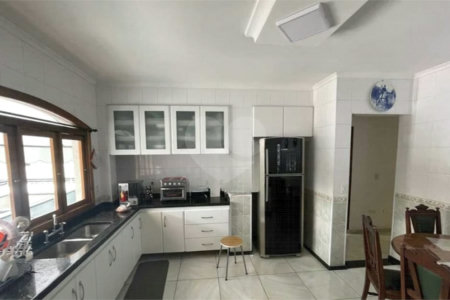 Sobrado à venda com 4 quartos, sendo 2 suítes, em Vila Maria Alta, São Paulo, SP