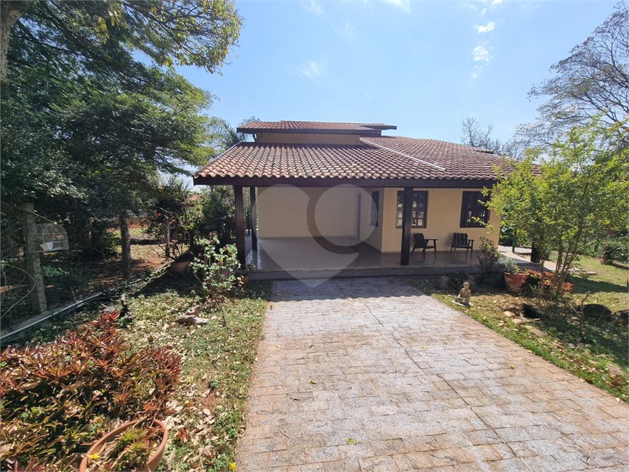 Casa à venda com 4 quartos, sendo 2 suítes, em Bosque, Vinhedo, SP