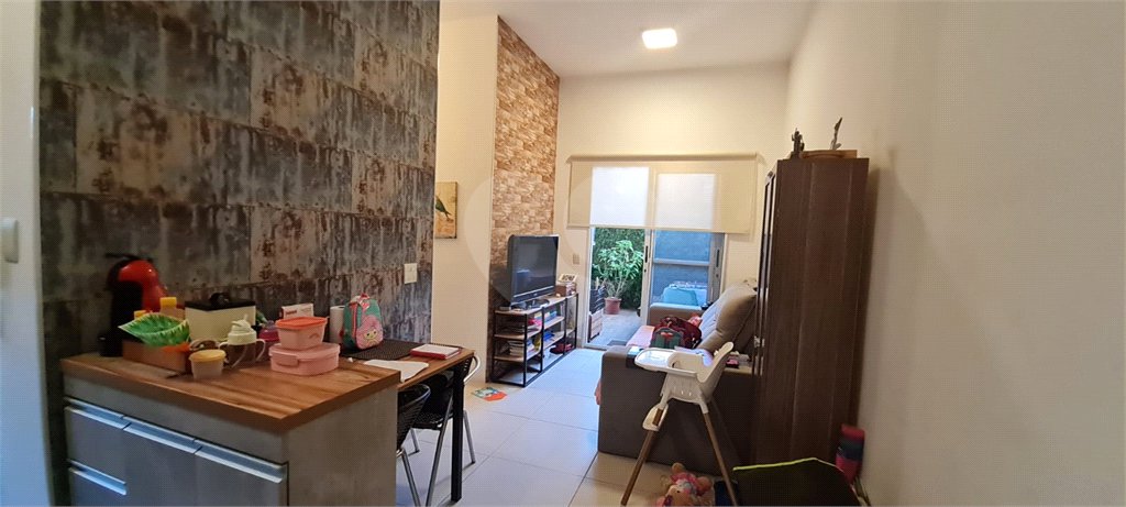 Apartamento à venda com 3 quartos, sendo 1 suíte, em Vila Vitório Mazzei, São Paulo, SP