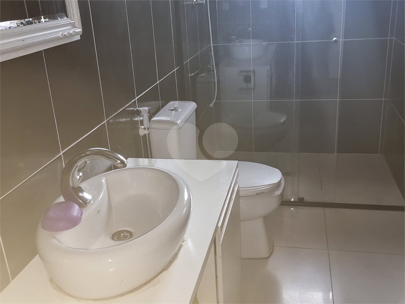 Sobrado à venda ou para alugar com 3 quartos, sendo 2 suítes,  em Ferreira, São Paulo, SP