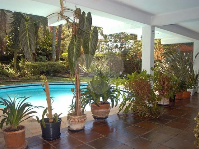 Casa à venda com 5 quartos, sendo 4 suítes,  em Alto da Boa Vista, São Paulo, SP