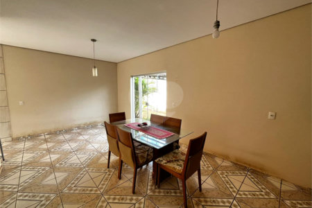Casa à venda com 4 quartos em Vila Rocha, Itapetininga, SP
