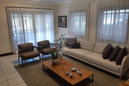 Casa à venda com 4 quartos, sendo 2 suítes,  no condomínio Estância Marambaia, Vinhedo - SP