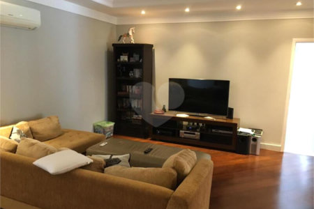 Casa à venda com 5 suítes no condomínio São Paulo, São Paulo - SP