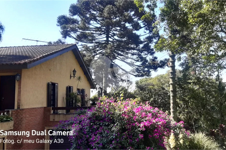 Casa à venda com 3 quartos, sendo 1 suíte, no condomínio Jardim da Monntanha II, Mairiporã - SP