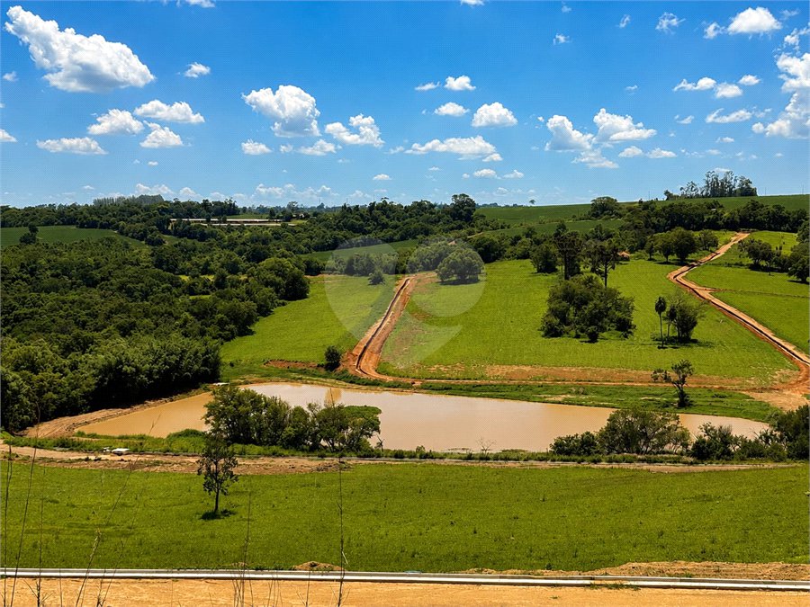 Terreno à venda no condomínio Valle dos Cervos 1, Araçoiaba da Serra - SP