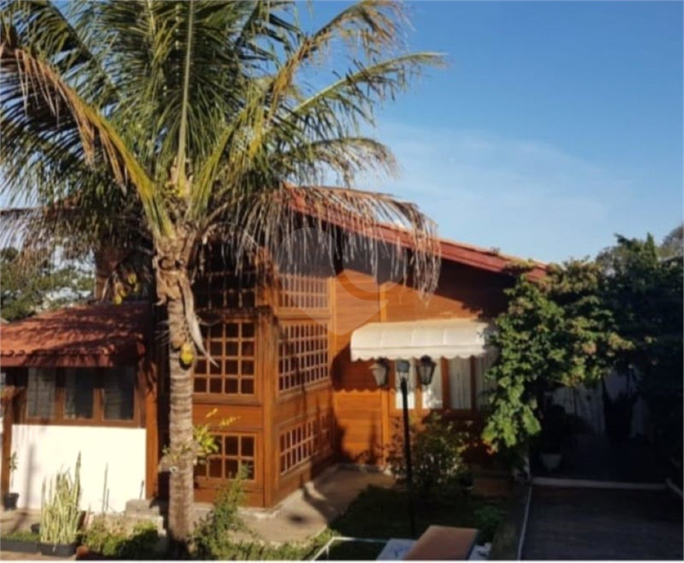 Sobrado à venda com 3 quartos, sendo 1 suíte,  no Centro, Vinhedo, SP