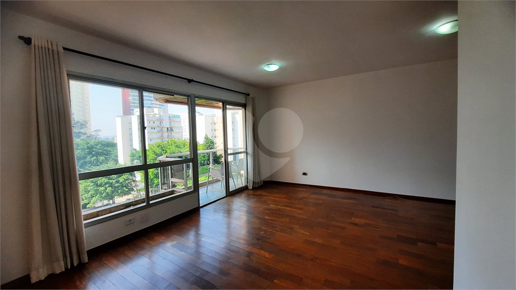 Apartamento à venda com 3 quartos, sendo 1 suíte, em Jardim Marajoara, São Paulo, SP