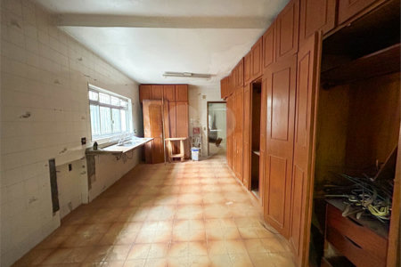Sobrado à venda com 4 quartos, sendo 3 suítes, em Vila Libanesa, São Paulo, SP
