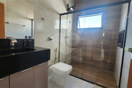 Casa à venda com 3 quartos, sendo 2 suítes, no condomínio Pampulha, Sorocaba - SP