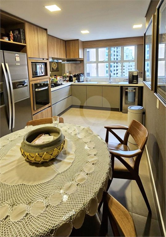 Apartamento à venda com 3 quartos, sendo 1 suíte, em Jardim Europa, São Paulo, SP