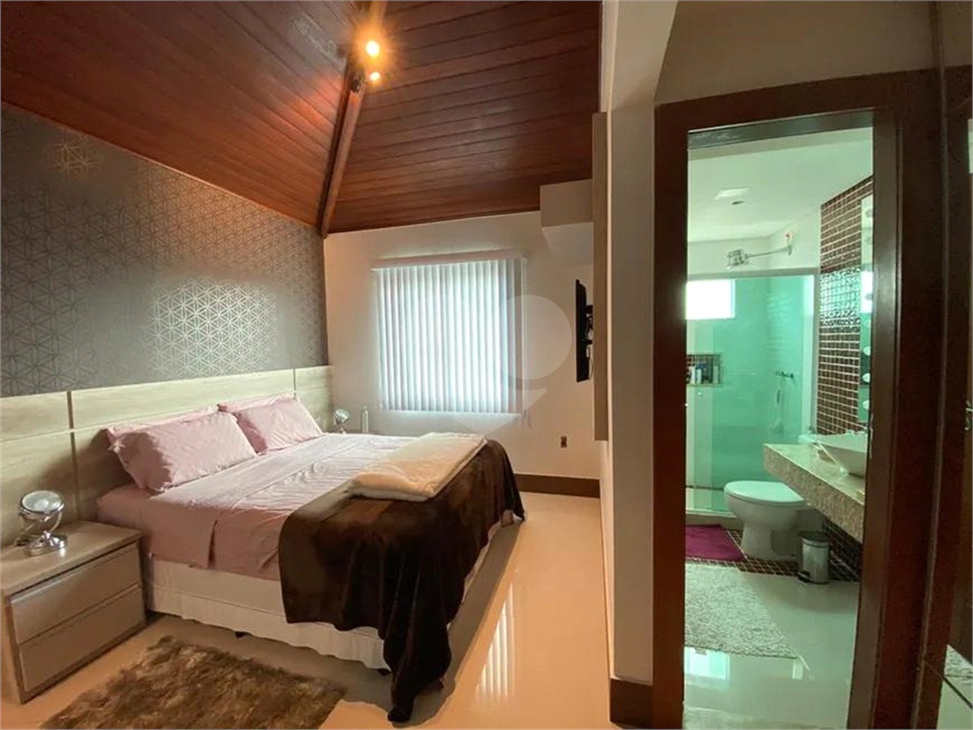 Casa à venda com 4 quartos, sendo 3 suítes,  em Praia Rasa, Armação dos Búzios, RJ