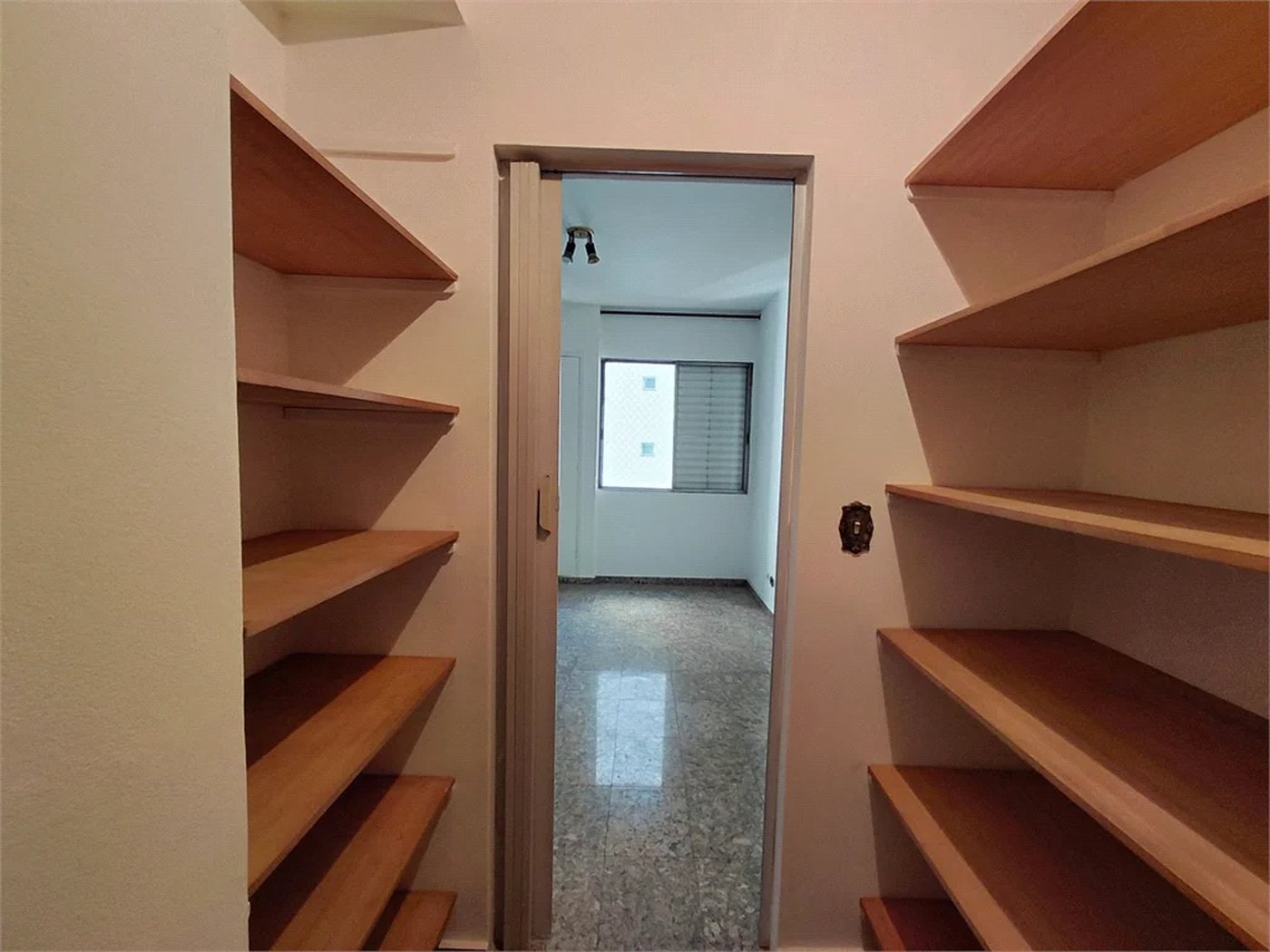 Apartamento à venda com 2 quartos, sendo 1 suíte,  em Água Branca, São Paulo, SP