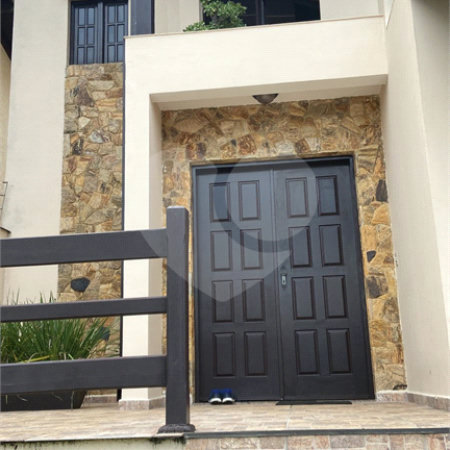 Sobrado à venda com 3 quartos, sendo 1 suíte,  em Vila Suissa, Mogi das Cruzes, SP
