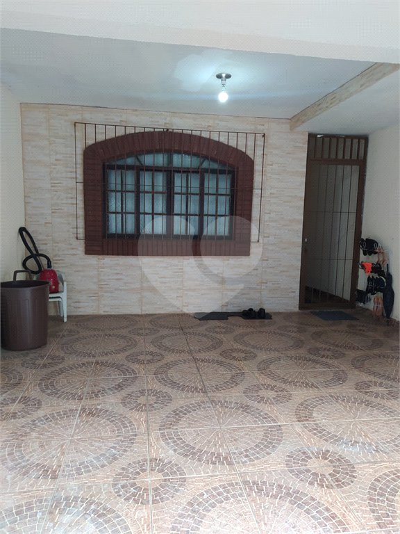 Sobrado à venda com 3 quartos, sendo 1 suíte, em Cidade Tiradentes, São Paulo, SP