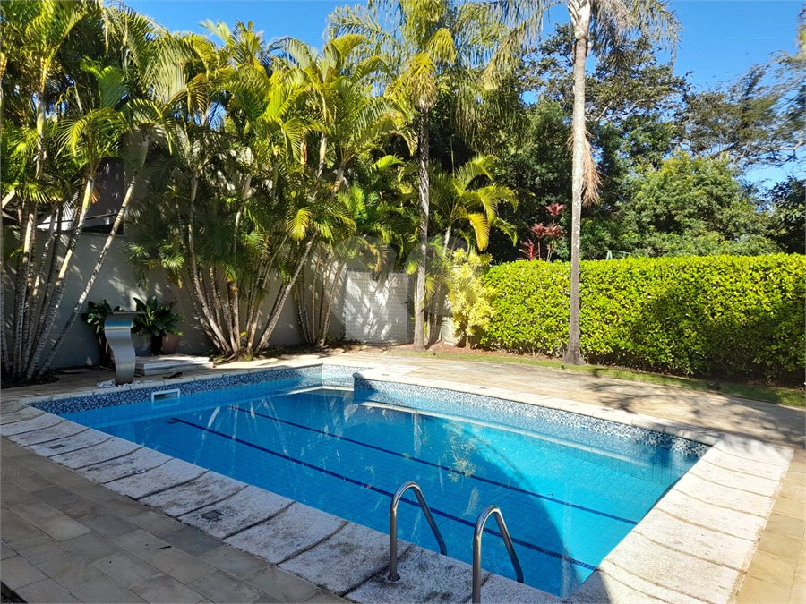 Casa à venda com 4 quartos, sendo 3 suítes, no condomínio Residencial Terras de Vinhedo, Vinhedo - SP