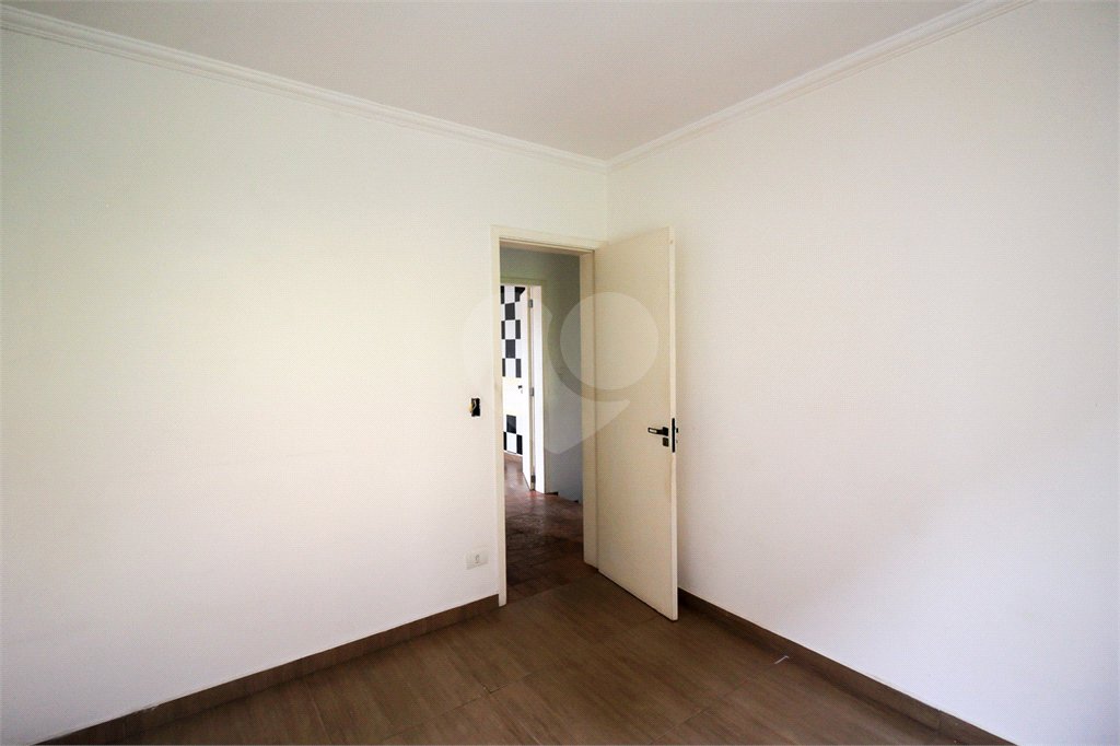 Casa à venda com 3 quartos, sendo 1 suíte, no condomínio Village St. Louis, São Paulo - SP