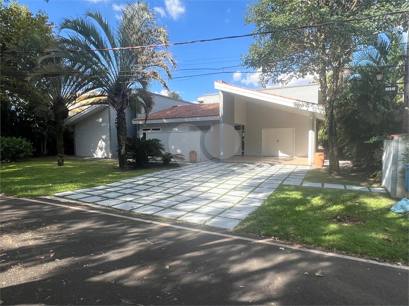 Casa à venda ou para alugar com 4 quartos, sendo 2 suítes, no condomínio Lago Azul, Araçoiaba da Serra - SP