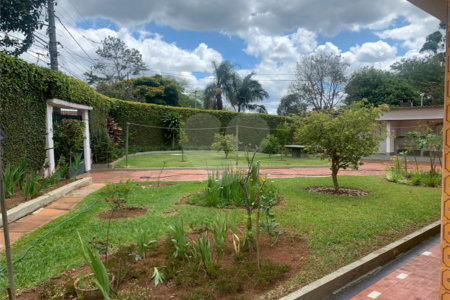 Casa à venda ou para alugar com 6 quartos, sendo 2 suítes, em Parque São George, Cotia, SP