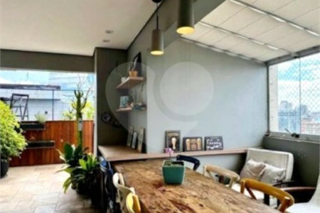 Cobertura à venda com 3 suítes em Vila Olímpia, São Paulo, SP