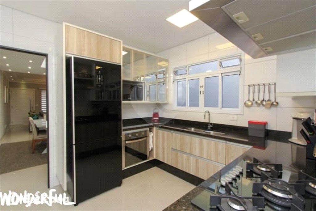 Casa à venda com 3 quartos, sendo 1 suíte, no condomínio Casa Térrea, São Paulo - SP