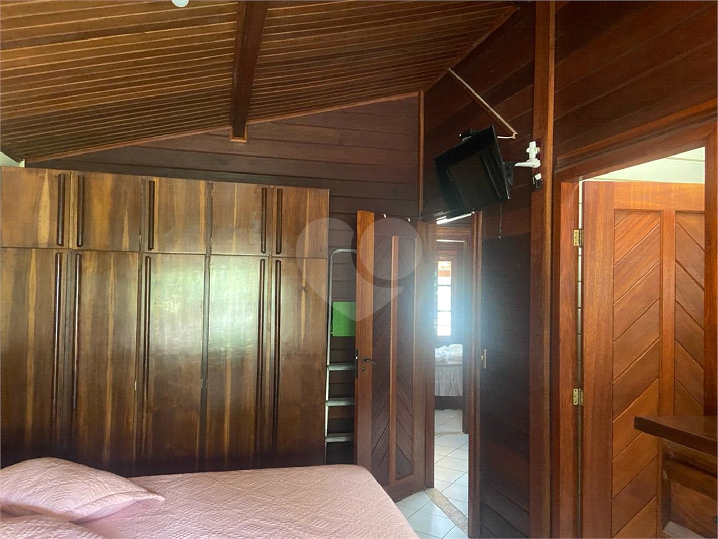 Casa à venda com 3 quartos, sendo 1 suíte,  no Centro, Araçoiaba da Serra, SP