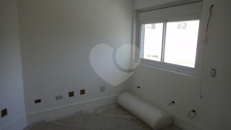 Casa à venda com 3 suítes no condomínio Villa Castanheira, São Paulo - SP