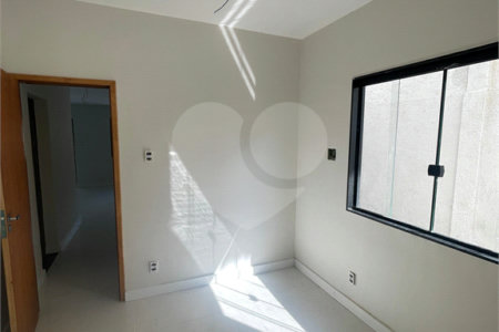 Casa à venda com 4 quartos, sendo 1 suíte, em Campo Grande, Rio de Janeiro, RJ