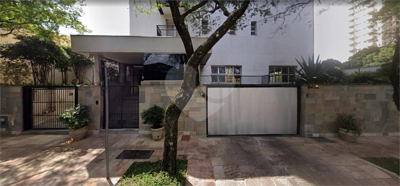 Apartamento à venda com 4 quartos, sendo 2 suítes, no Centro, Araraquara, SP