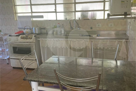 Casa à venda com 3 quartos, sendo 1 suíte, no condomínio Estância Marambaia, Vinhedo - SP