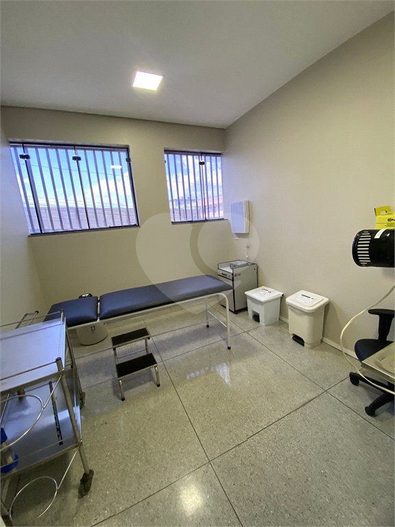 Salão para alugar em Vila Romanópolis, Ferraz de Vasconcelos, SP