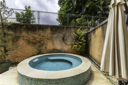 Duplex para alugar com 4 quartos, sendo 3 suítes, em Alto de Pinheiros, São Paulo, SP