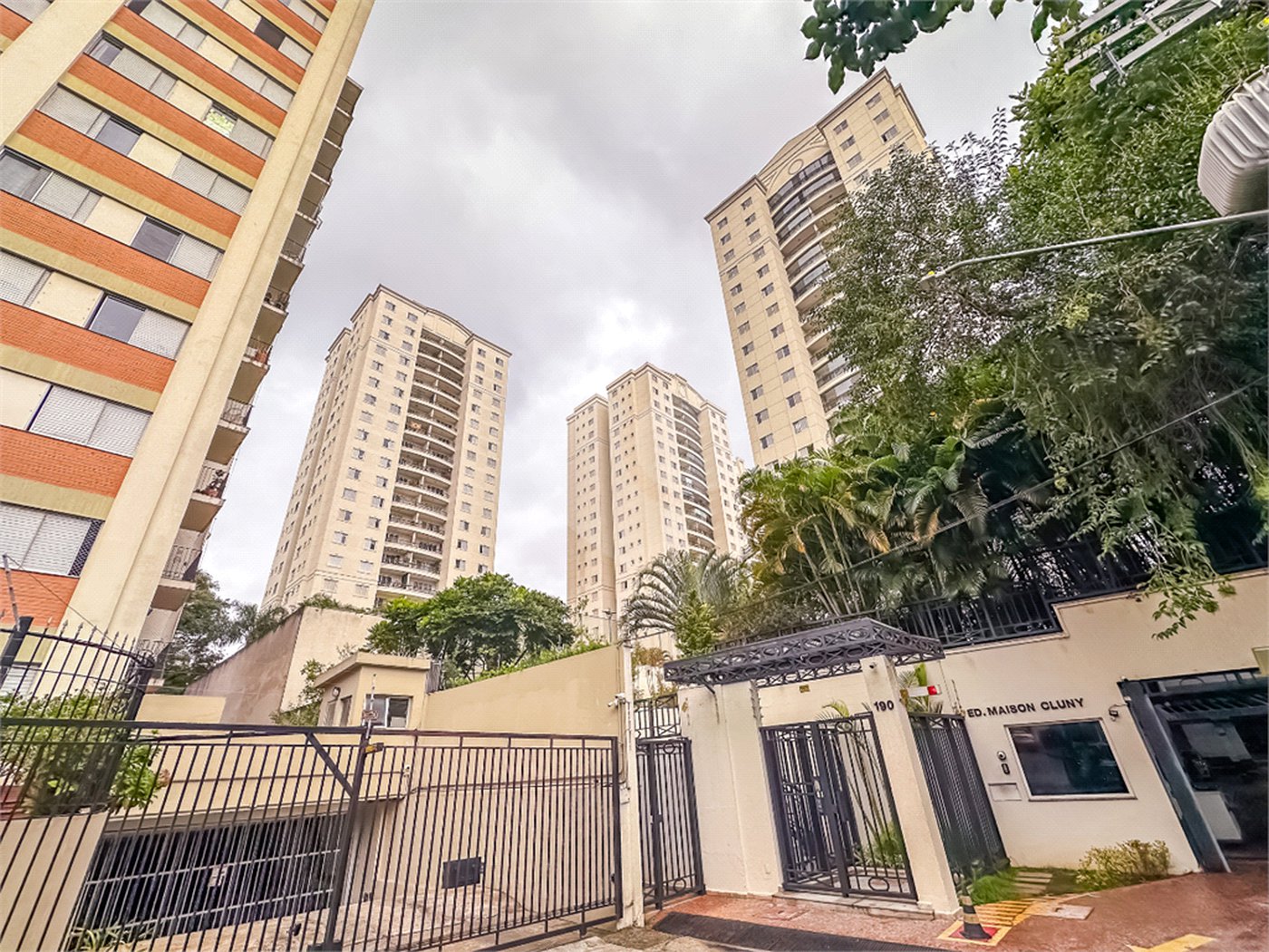 Apartamento à venda com 3 quartos, sendo 1 suíte, em Vila Sofia, São Paulo, SP