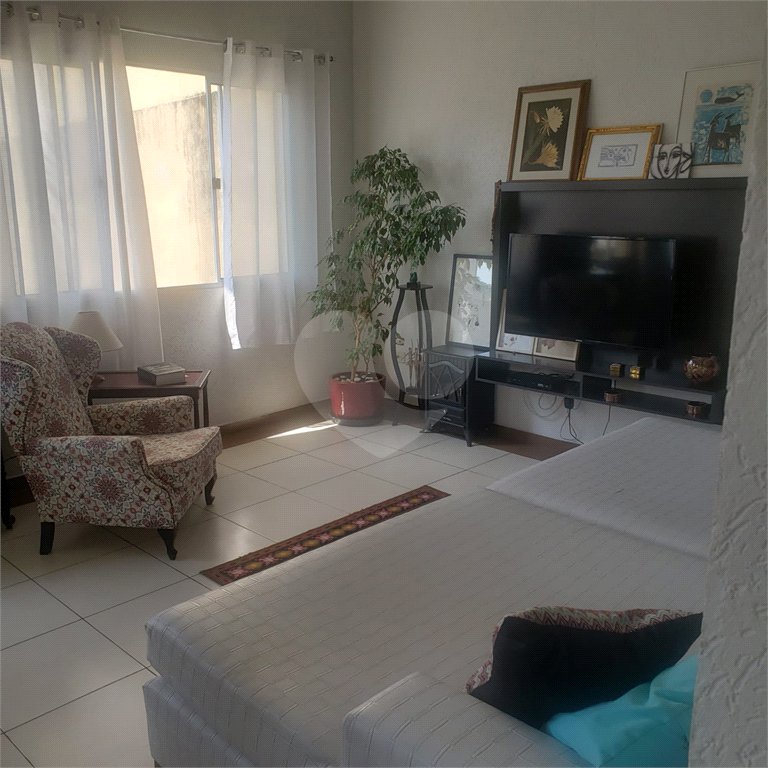 Sobrado à venda com 3 quartos, sendo 1 suíte, em Tremembé, São Paulo, SP