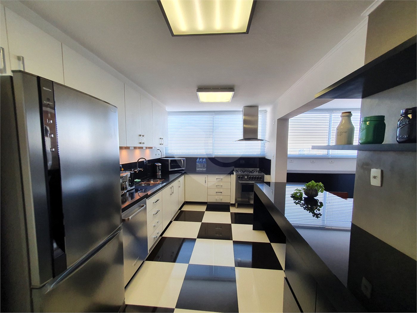 Apartamento à venda com 3 quartos, sendo 2 suítes, em Alto da Boa Vista, São Paulo, SP