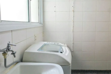 Apartamento à venda com 3 suítes em Real Parque, São Paulo, SP