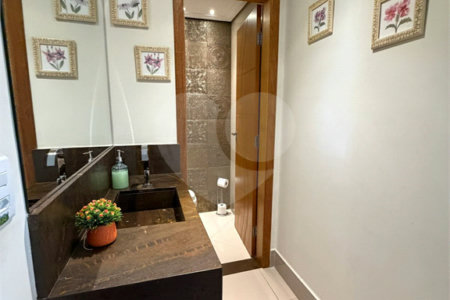 Casa à venda com 3 suítes em Vila Comercial, São Paulo, SP