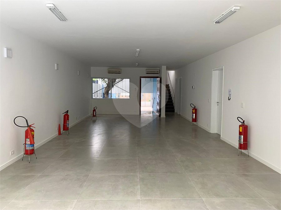 Sobrado à venda ou para alugar com 7 quartos, sendo 3 suítes, em Vila Mariana, São Paulo, SP