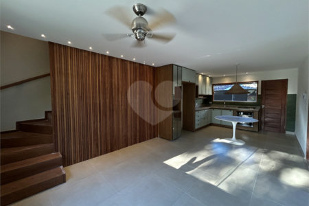Duplex à venda com 3 suítes no Centro / Arraial D'ajuda, Porto Seguro, BA
