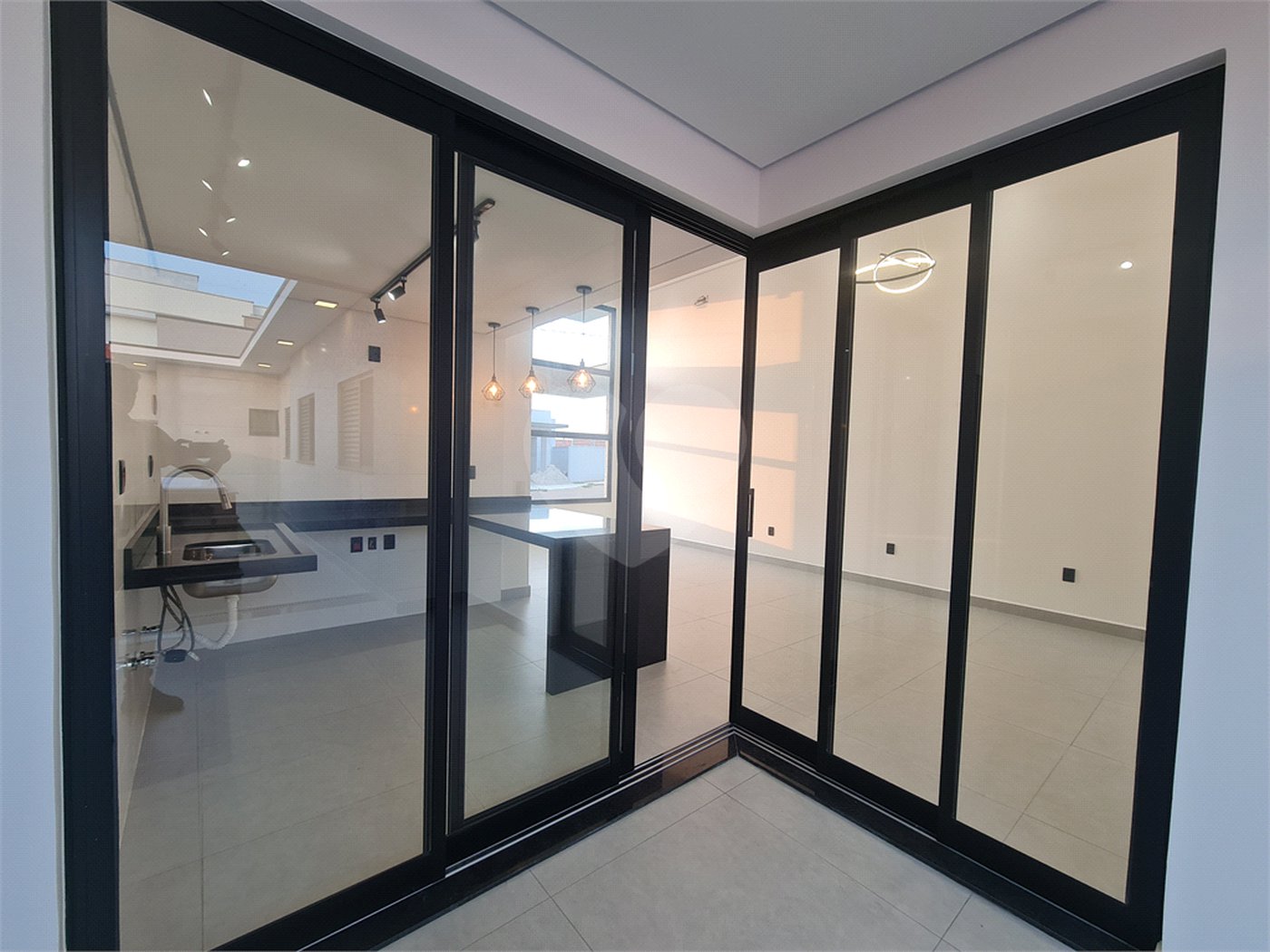 Casa à venda com 3 quartos, sendo 1 suíte, no condomínio Reserva Ipanema I, Sorocaba - SP