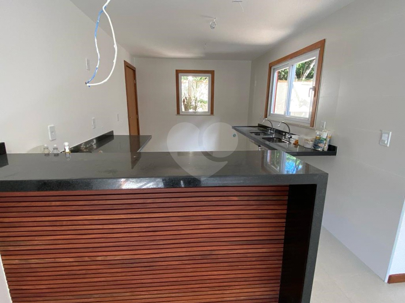 Casa em condomínio à venda com 4 suítes em Praia Rasa, Armação dos Búzios, RJ